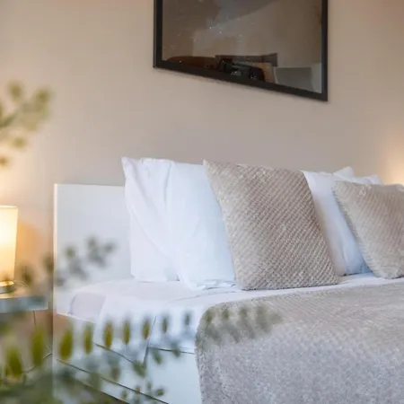 Oasis: Stylish Retreat In The Heart Of *