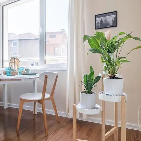 Oasis: Stylish Retreat In The Heart Of Appartement Sofia