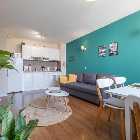 Oasis: Stylish Retreat In The Heart Of Apartment *