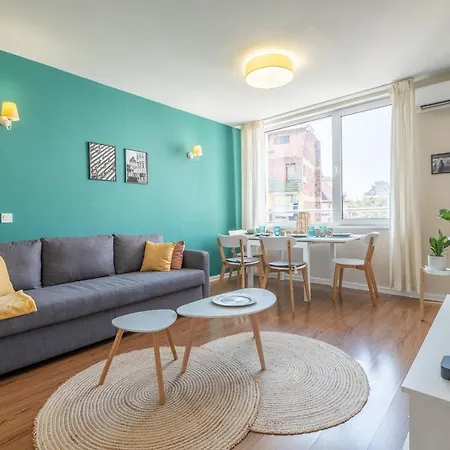 Apartment Oasis: Stylish Retreat In The Heart Of *