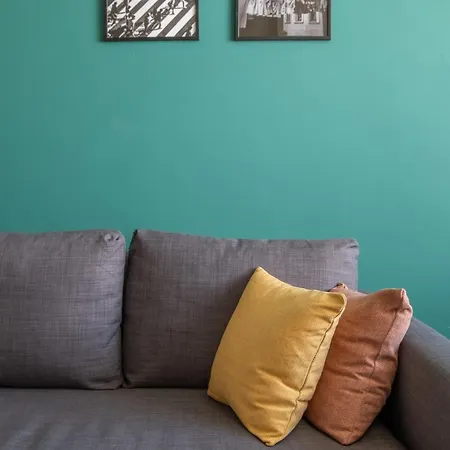 Oasis: Stylish Retreat In The Heart Of *